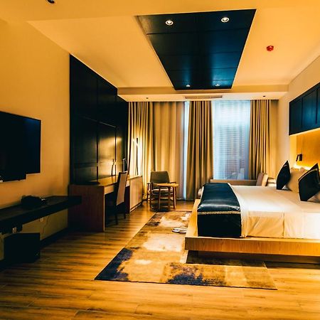 Blackwood Boutique Hotel And Apartments Dar es Salaam Esterno foto