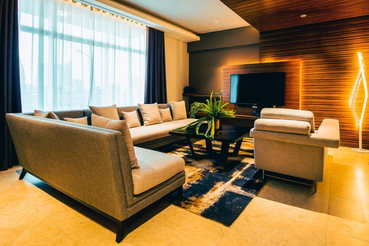 Blackwood Boutique Hotel And Apartments Dar es Salaam Esterno foto